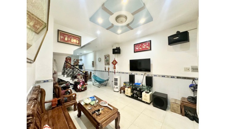 Ngộp Lũy Bán Bích - 4x17m2 - HXH tránh vô nhà Sát Q11 - 3 tầng